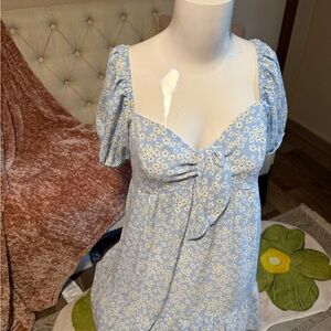 Speechless Light Blue Floral Tie-Front Puff Sleeve Tunic